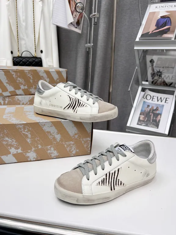 Golden Goose Shoe 